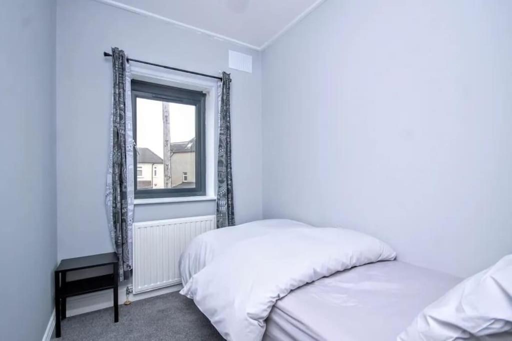 Beautiful Bright Three Bedroom House In Brighton And Hove With Free Parking エクステリア 写真